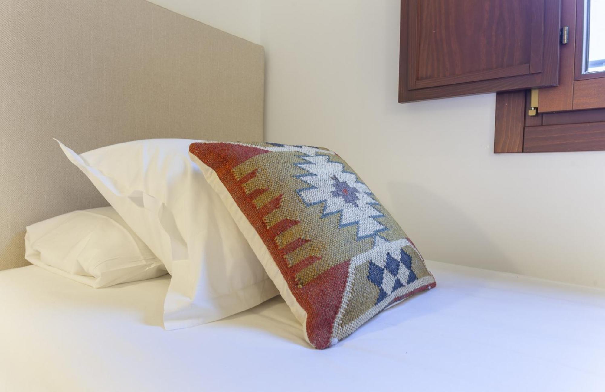 Cibeles Luxe In Madrid Apartman Kültér fotó