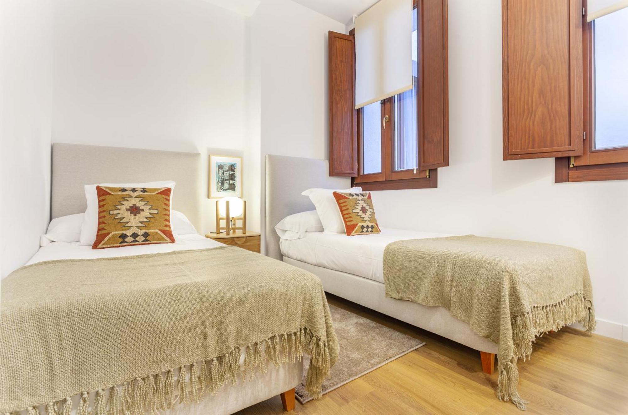 Cibeles Luxe In Madrid Apartman Kültér fotó